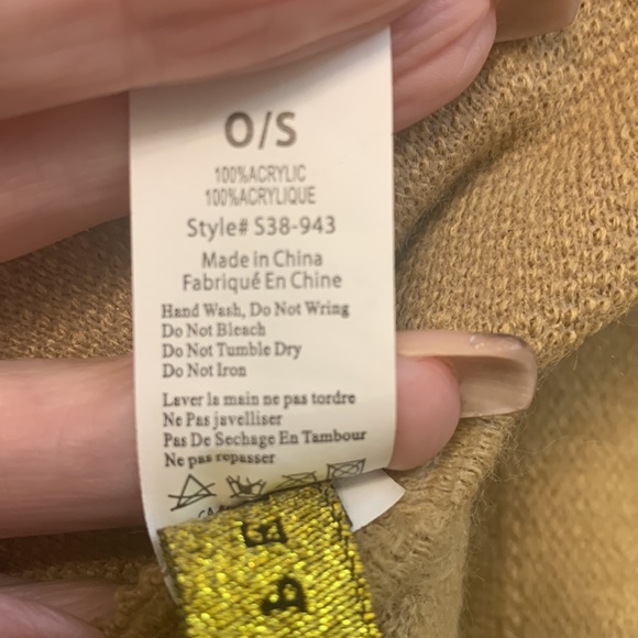 Vest/Cape - Picture 5 of 5